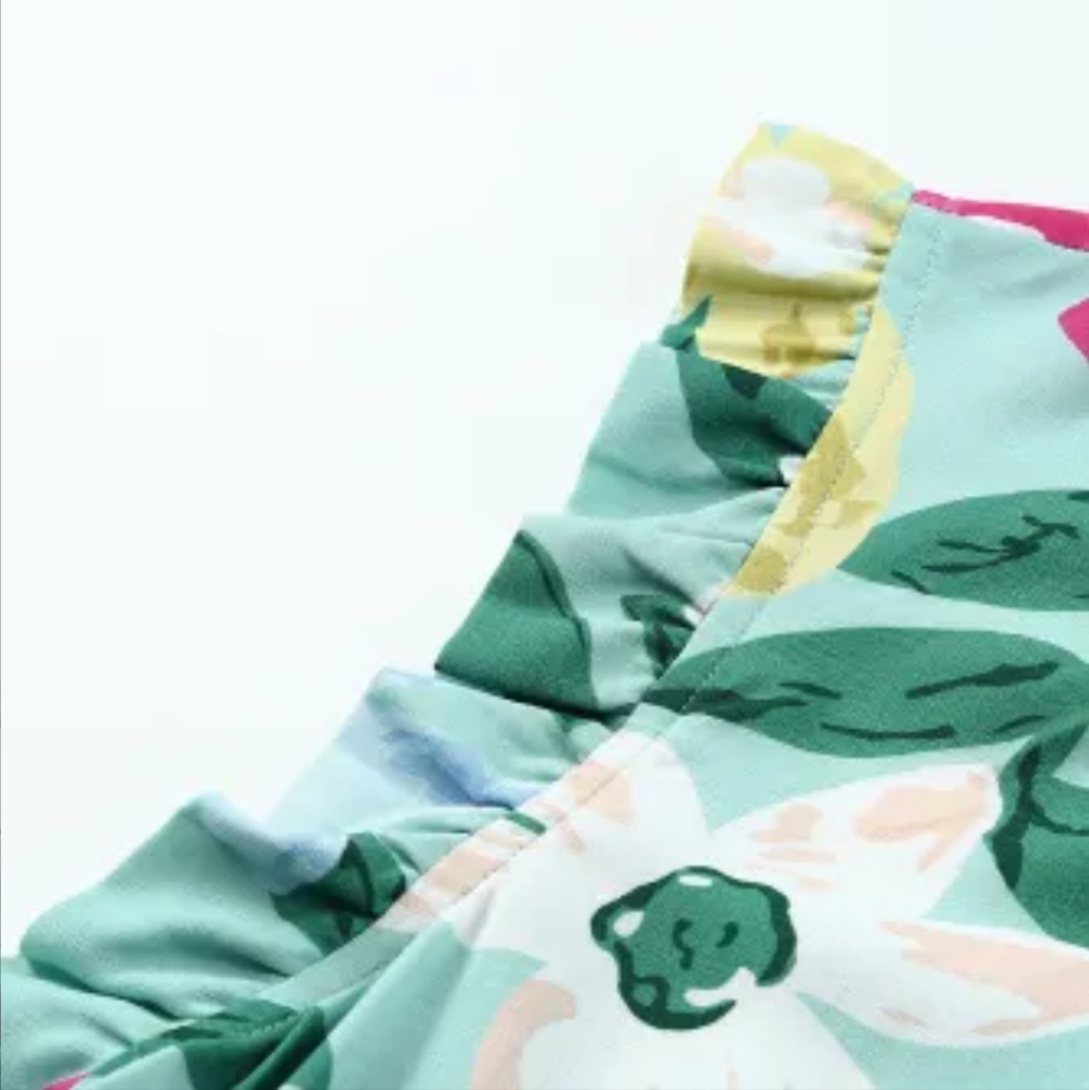 New Green floral top - Picture 10 of 16
